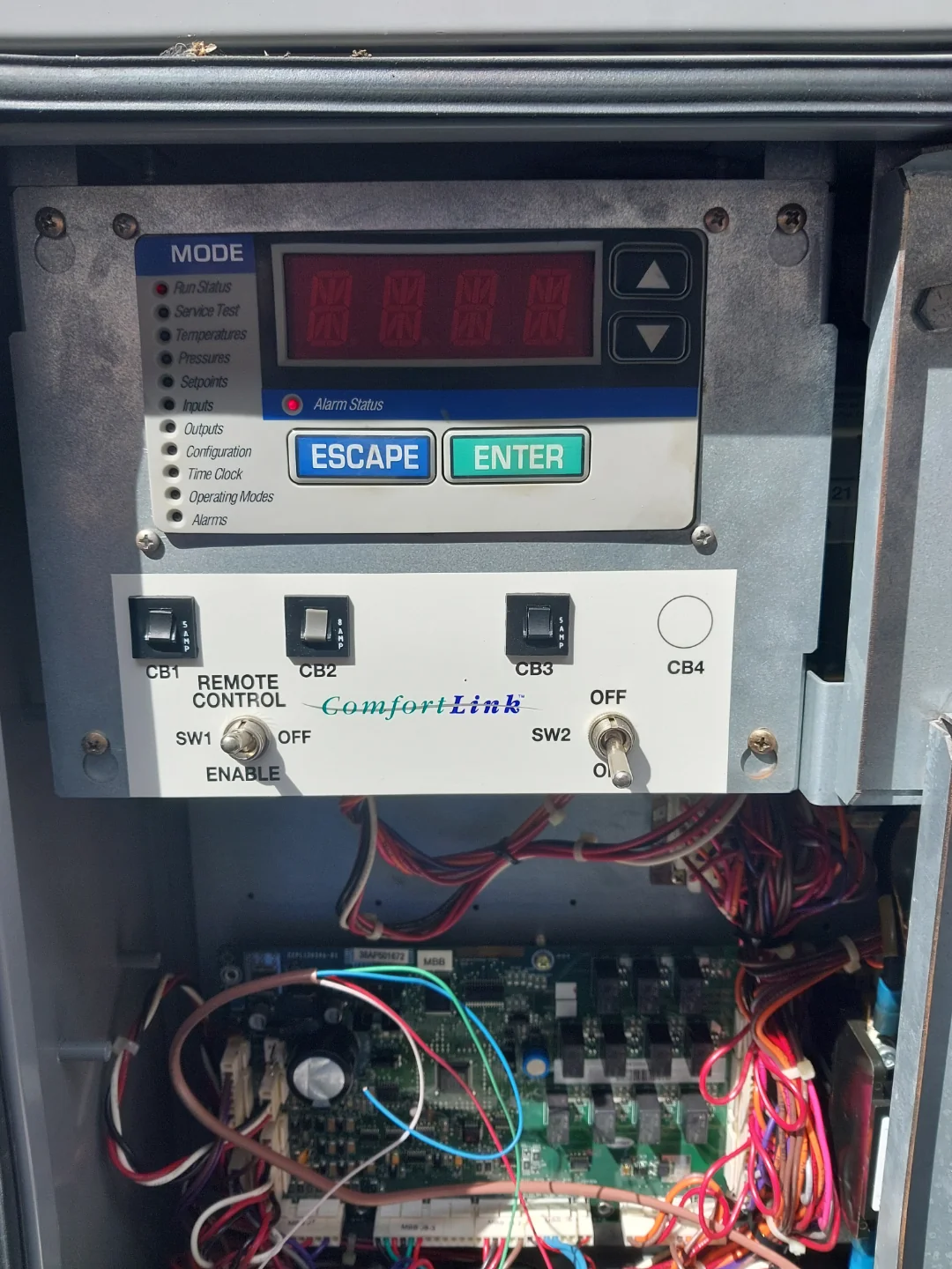 Carrier chiller i-Vu control interface displaying fault codes